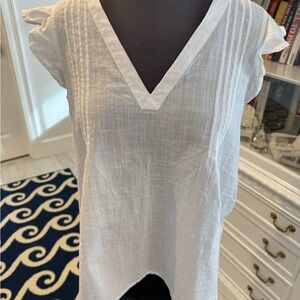 Vineyard Vines White Textured V-Neck Blouse